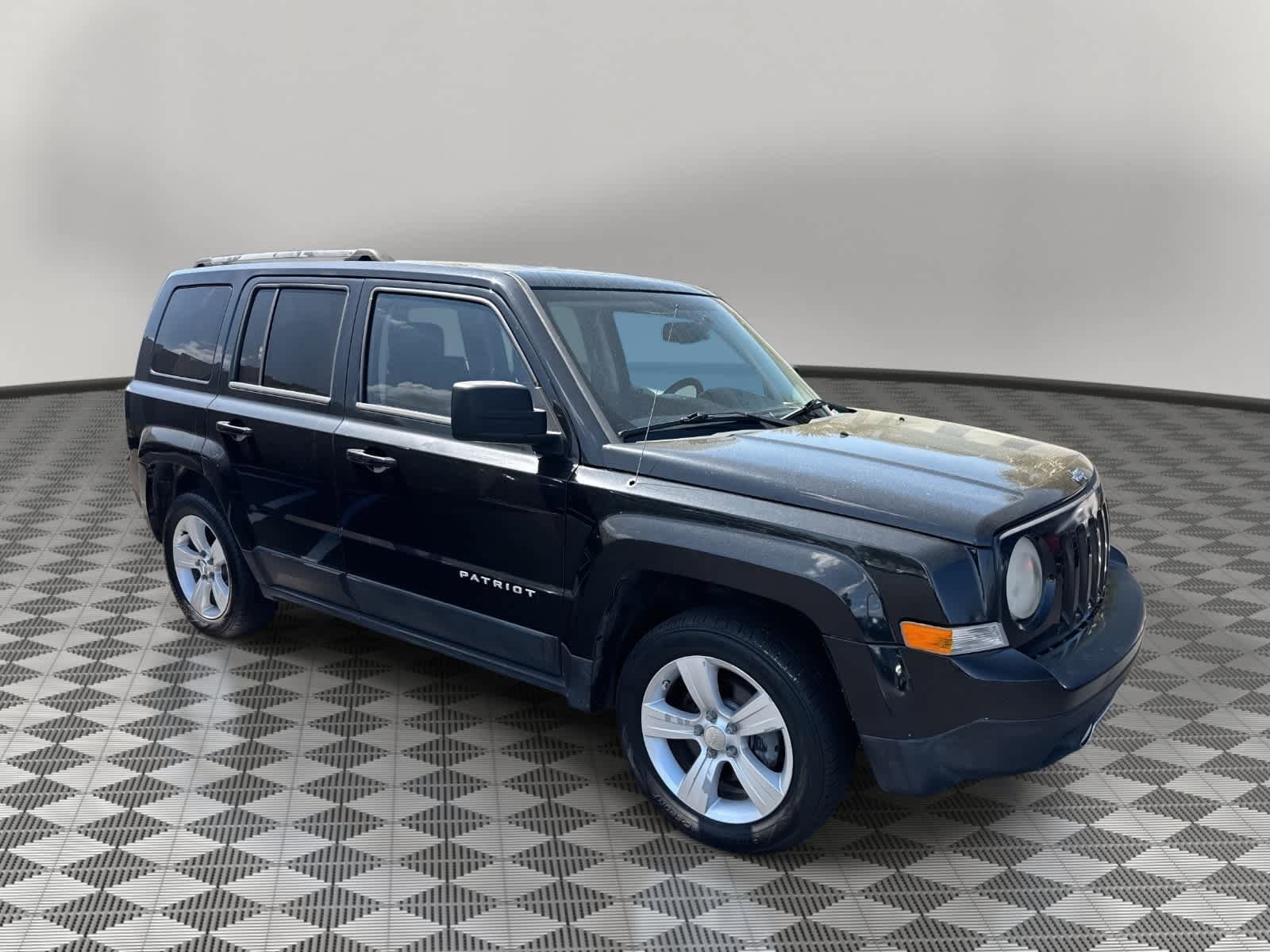 Used 2011 Jeep Patriot Latitude FWD image 2