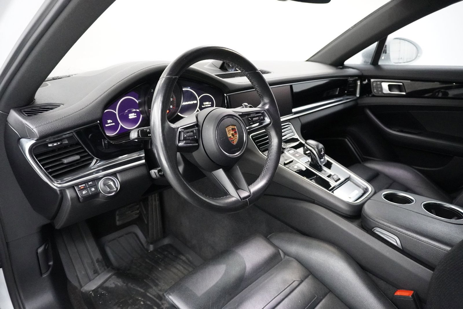 Used 2022 Porsche Panamera 4 w/ Premium Package image 4