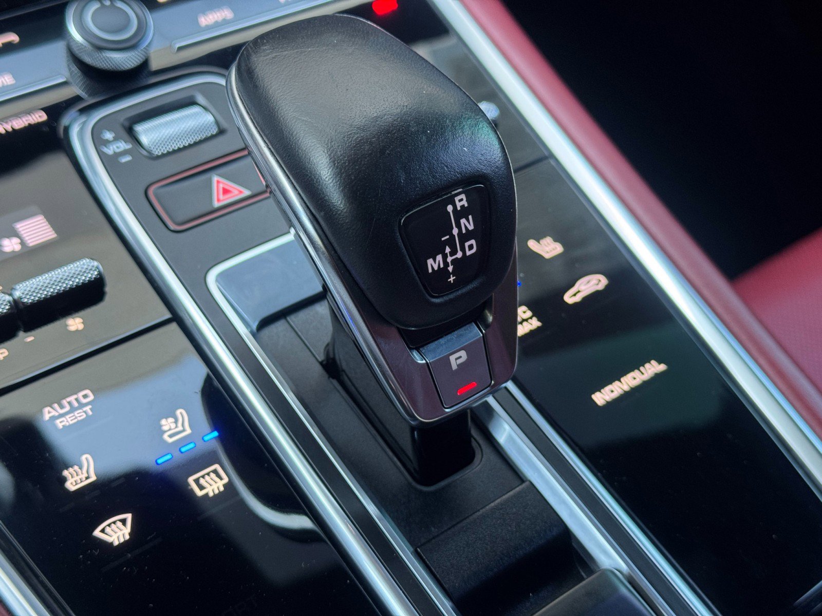 Used 2021 Porsche Panamera 4S image 36