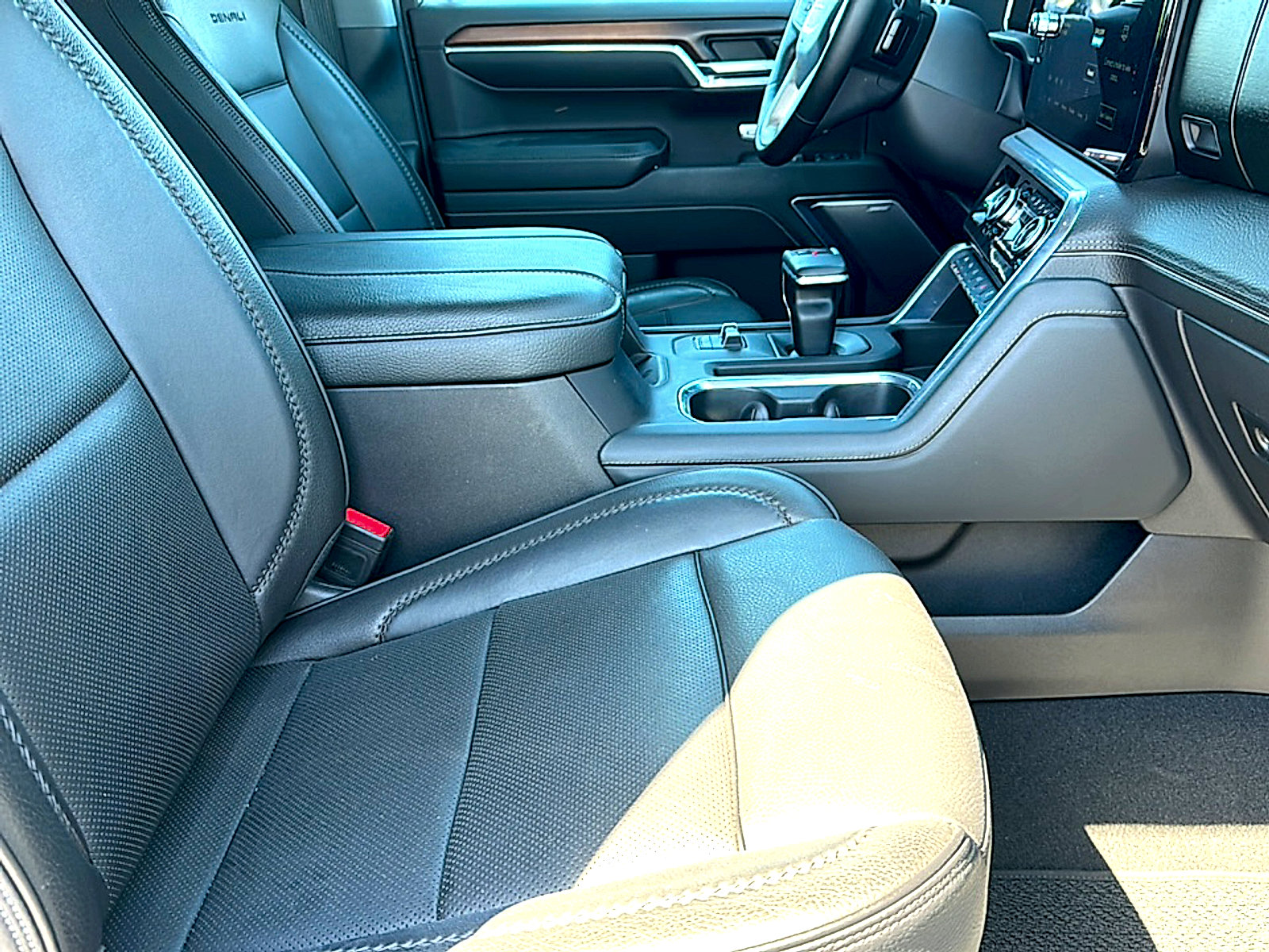 Used 2024 GMC Sierra 1500 Denali w/ Technology Package image 22