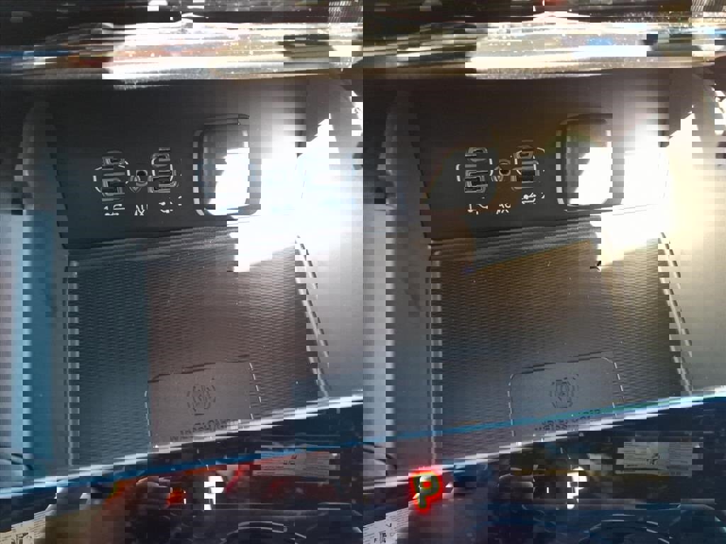 New 2025 Jeep Grand Cherokee Altitude image 12