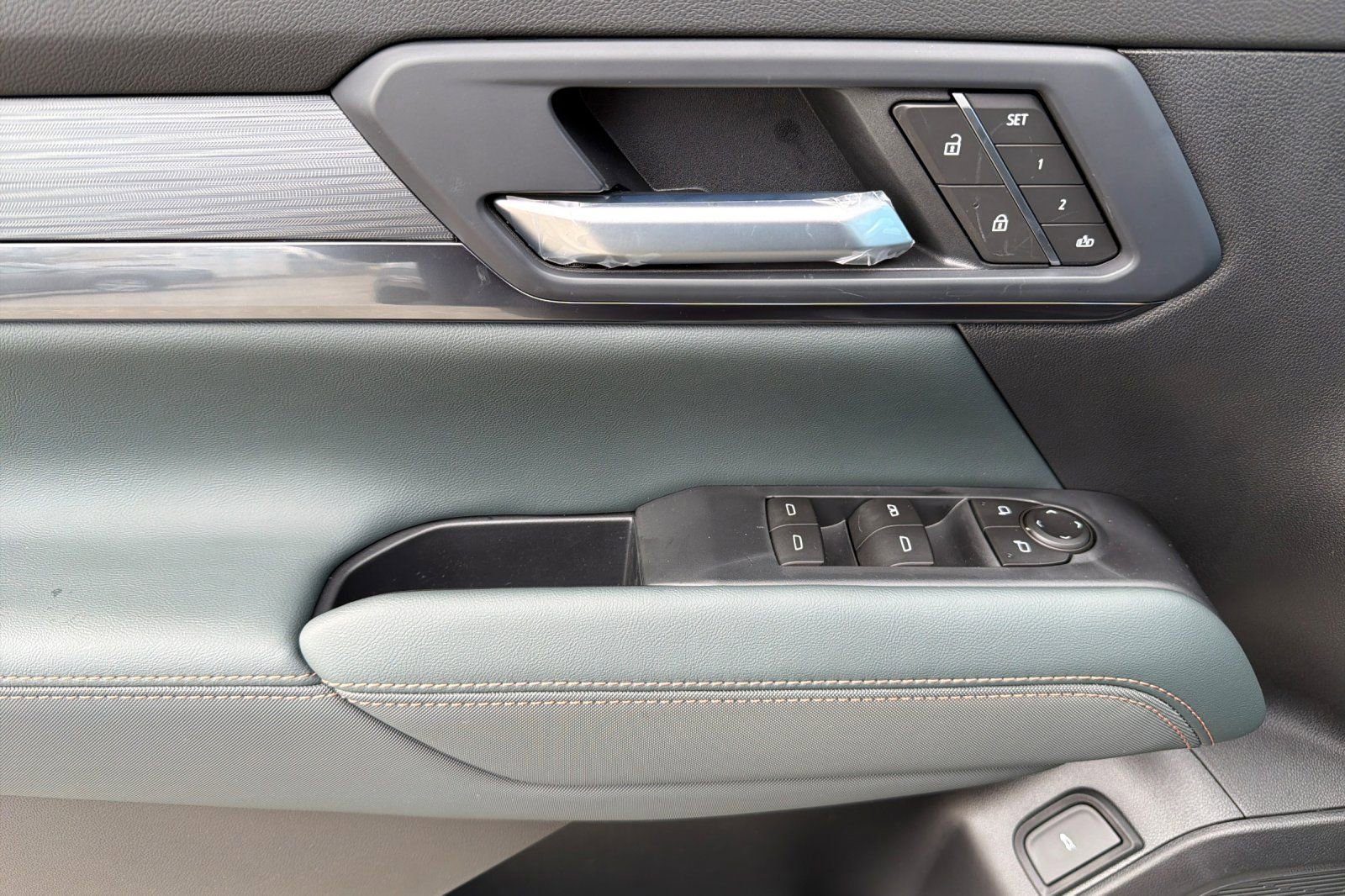 New 2026 GMC Terrain AT4 w/ Convenience Package III AWD/4WD image 10
