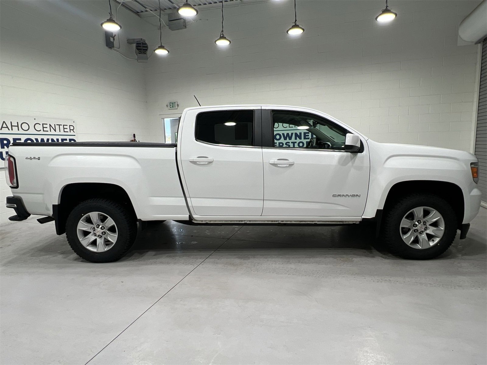 Used 2016 GMC Canyon SLE w/ SLE Convenience Package image 9