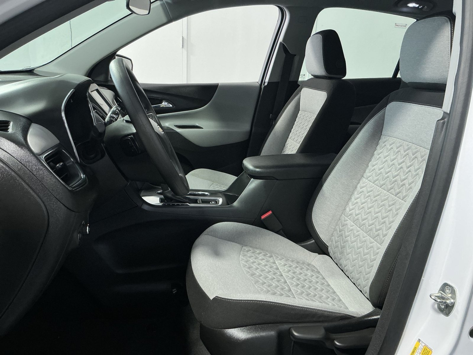 Used 2024 Chevrolet Equinox LS FWD image 14