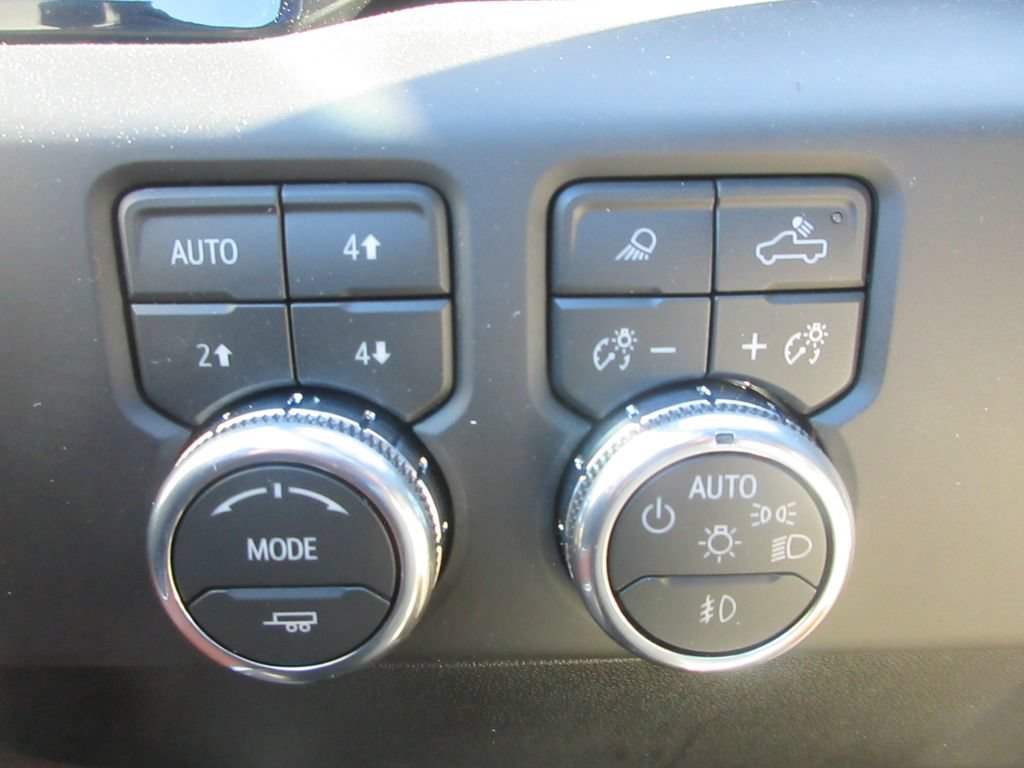 New 2026 GMC Sierra 2500 Denali Ultimate AWD/4WD image 18