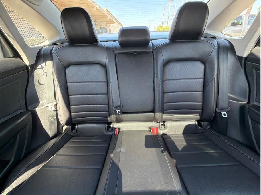 Used 2024 Volkswagen Jetta SE FWD image 10