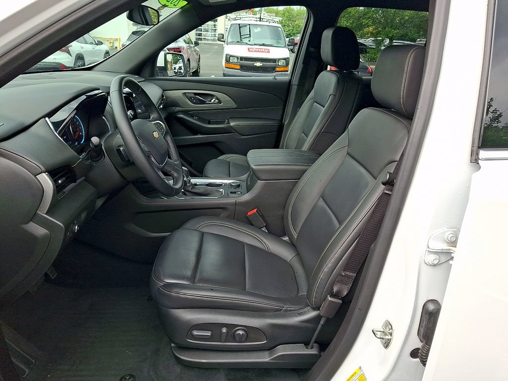 Used 2023 Chevrolet Traverse LT w/ LPO, Roadside Safety Package AWD/4WD image 15
