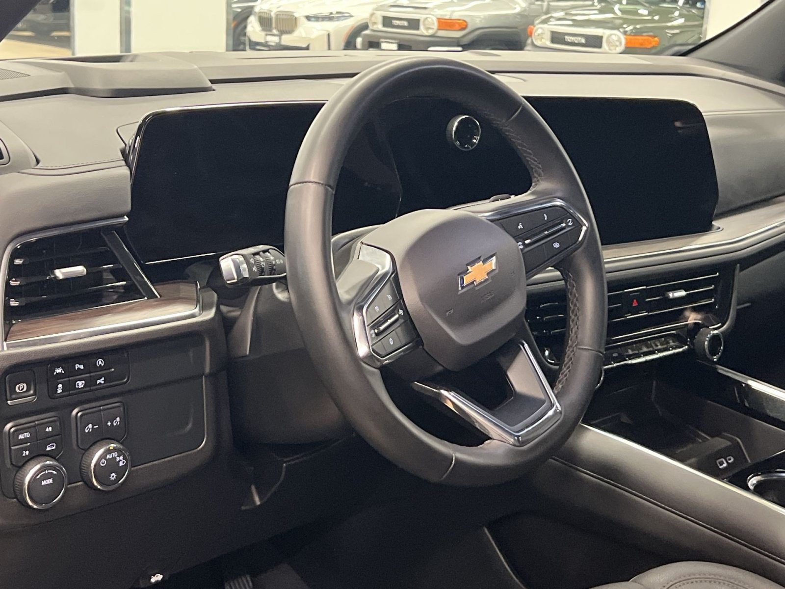 Used 2025 Chevrolet Tahoe LT AWD/4WD image 13