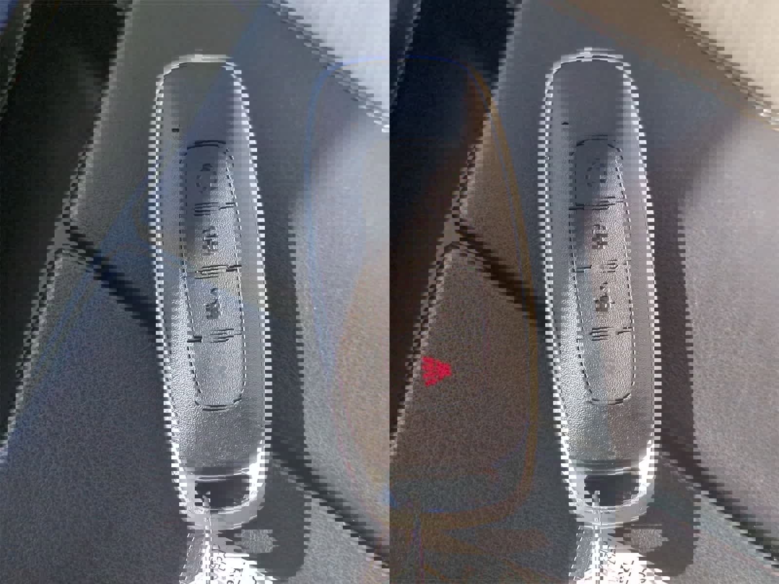 Used 2023 Nissan Rogue SV image 32