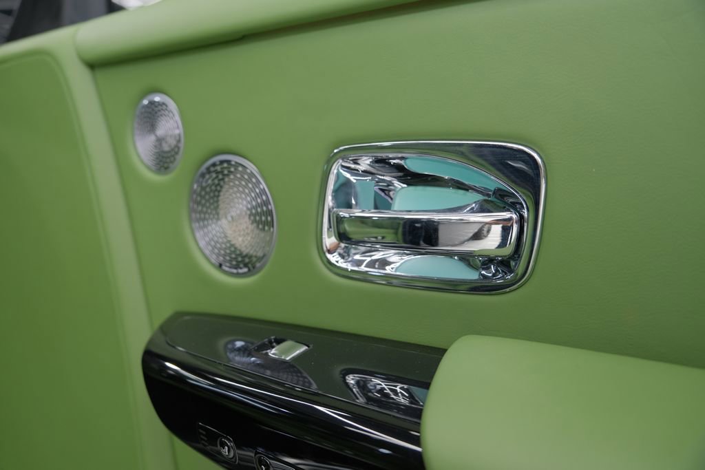 Used 2023 Rolls-Royce Phantom Sedan w/ The Phantom Package RWD image 66
