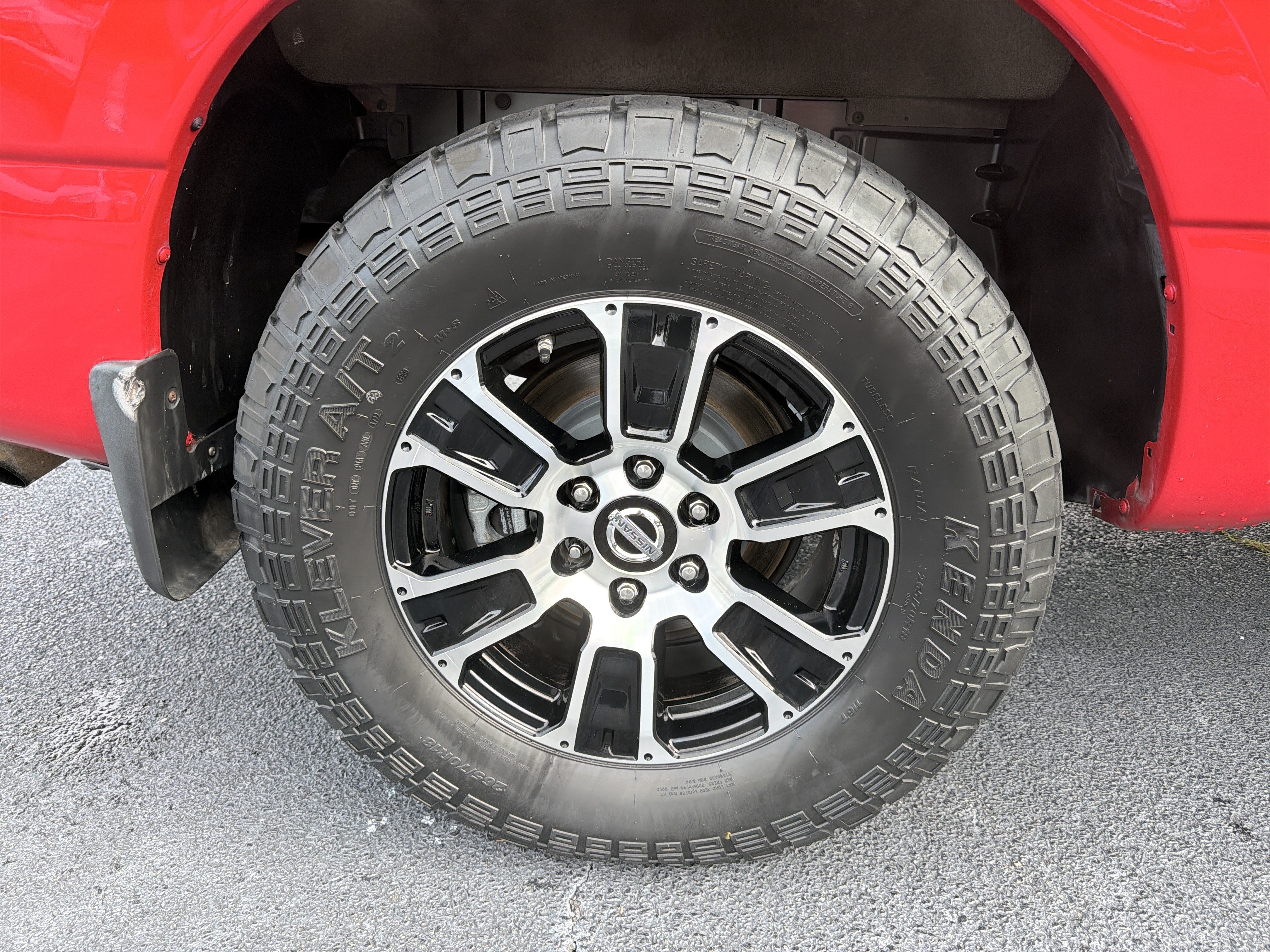 Used 2021 Nissan Titan SV w/ SV Convenience Package RWD image 19