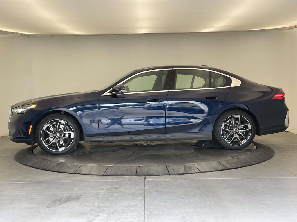 Used 2026 BMW 530i xDrive w/ Premium Package AWD/4WD image 2