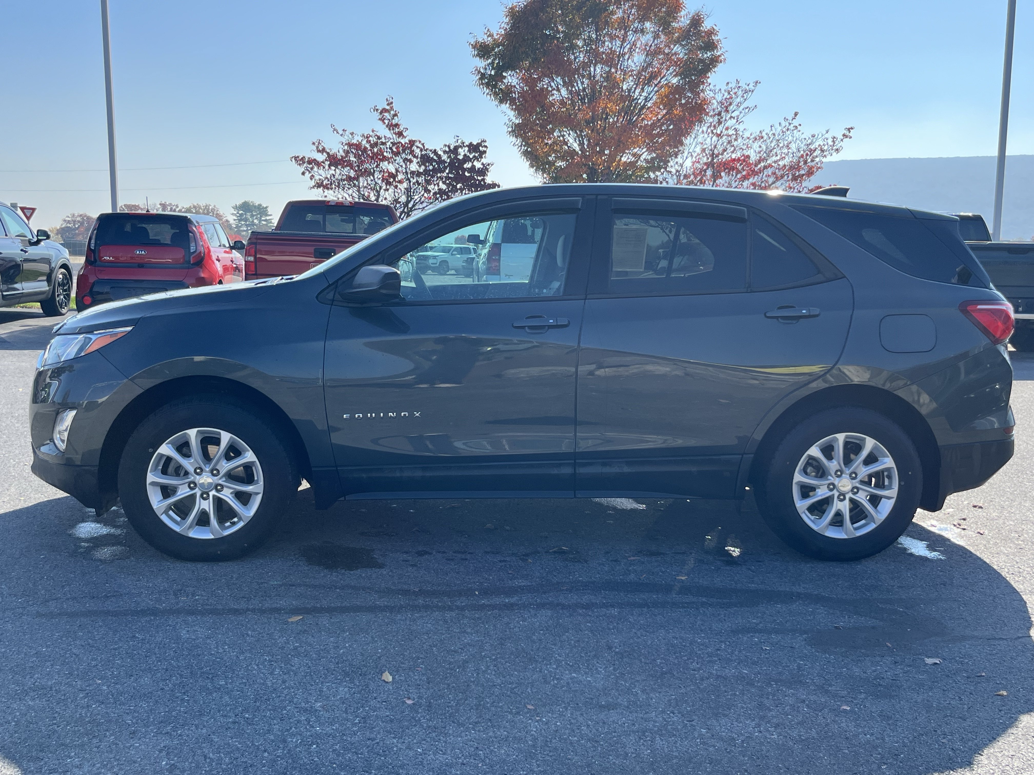 Used 2019 Chevrolet Equinox LS w/ LS Convenience Package AWD/4WD image 14