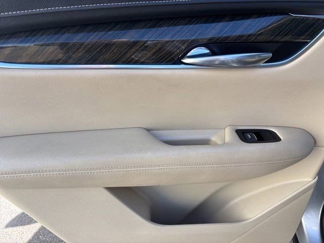 Used 2019 Cadillac XT5 FWD image 30