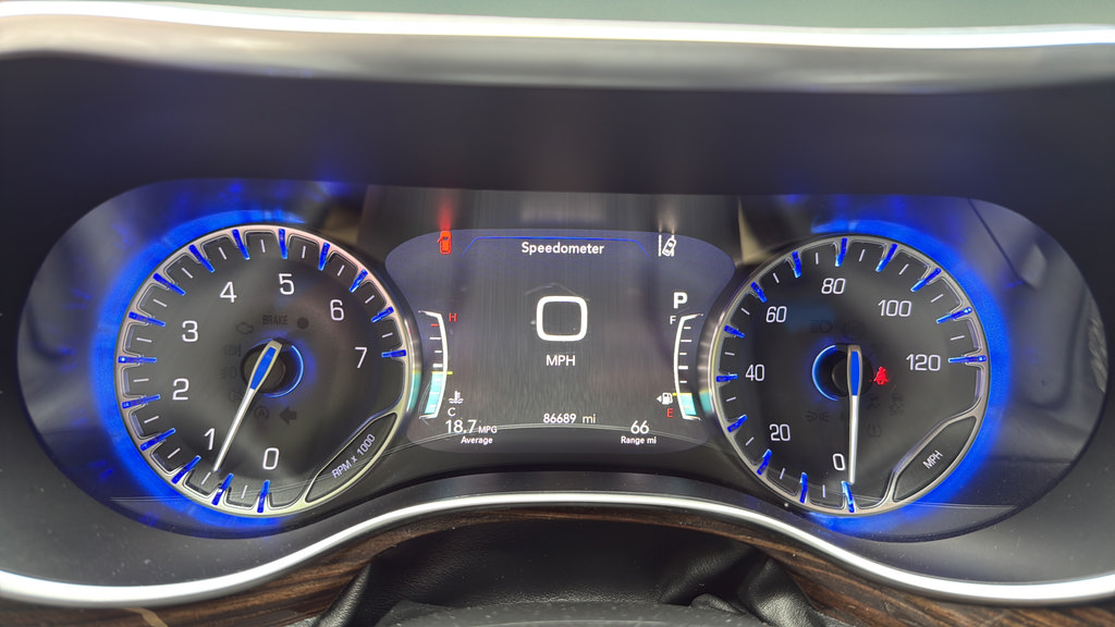 Used 2022 Chrysler Pacifica Limited FWD image 25