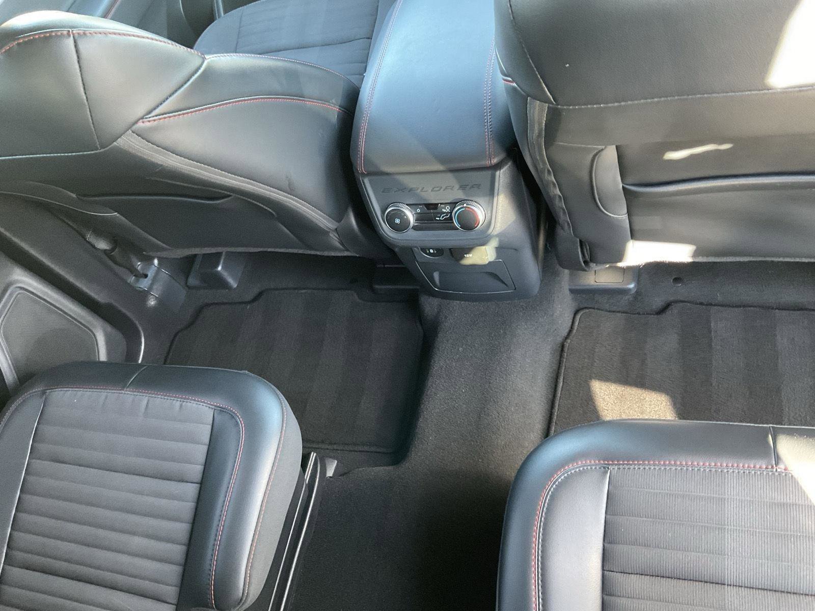 Used 2025 Ford Explorer ST-Line image 11