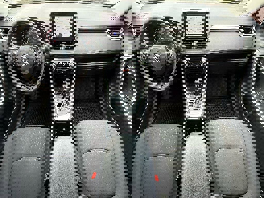 Used 2023 Toyota RAV4 XLE image 16