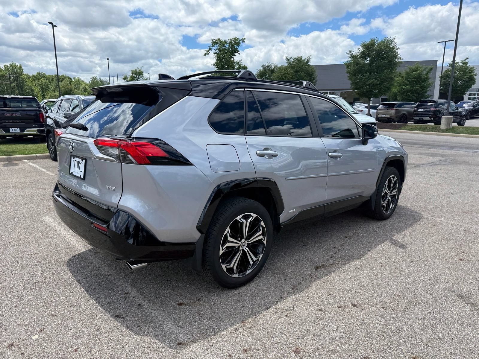 Used 2024 Toyota RAV4 XSE w/ Weather Package AWD/4WD image 5