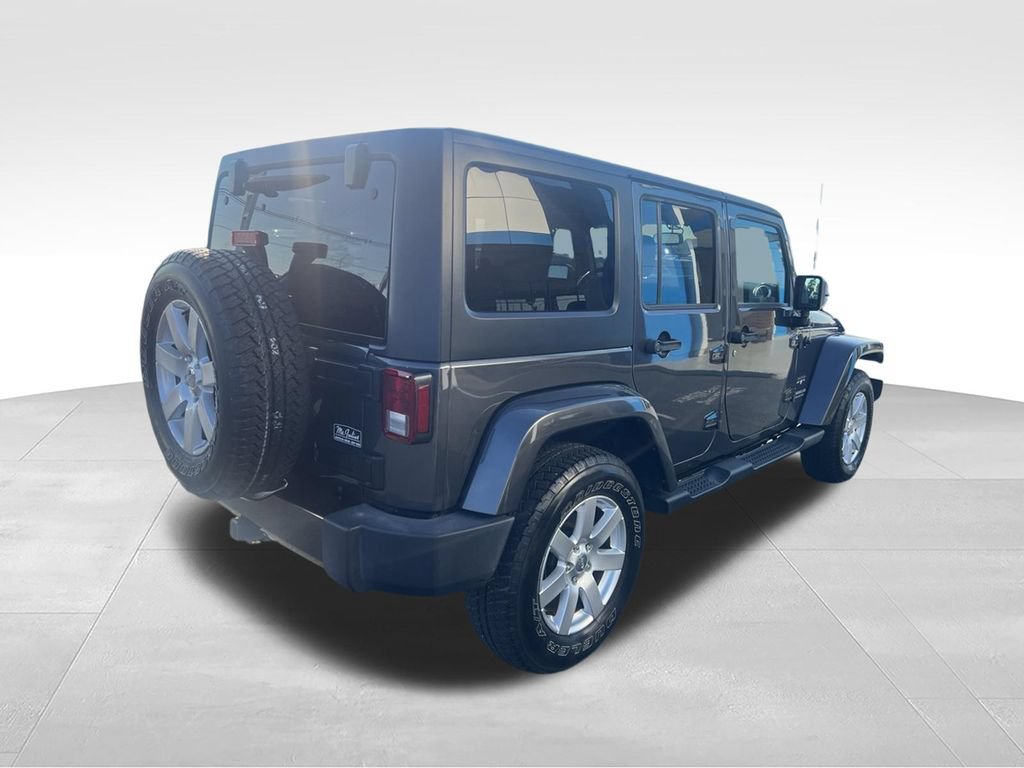 Used 2017 Jeep Wrangler Unlimited Sahara w/ Dual Top Group AWD/4WD image 11