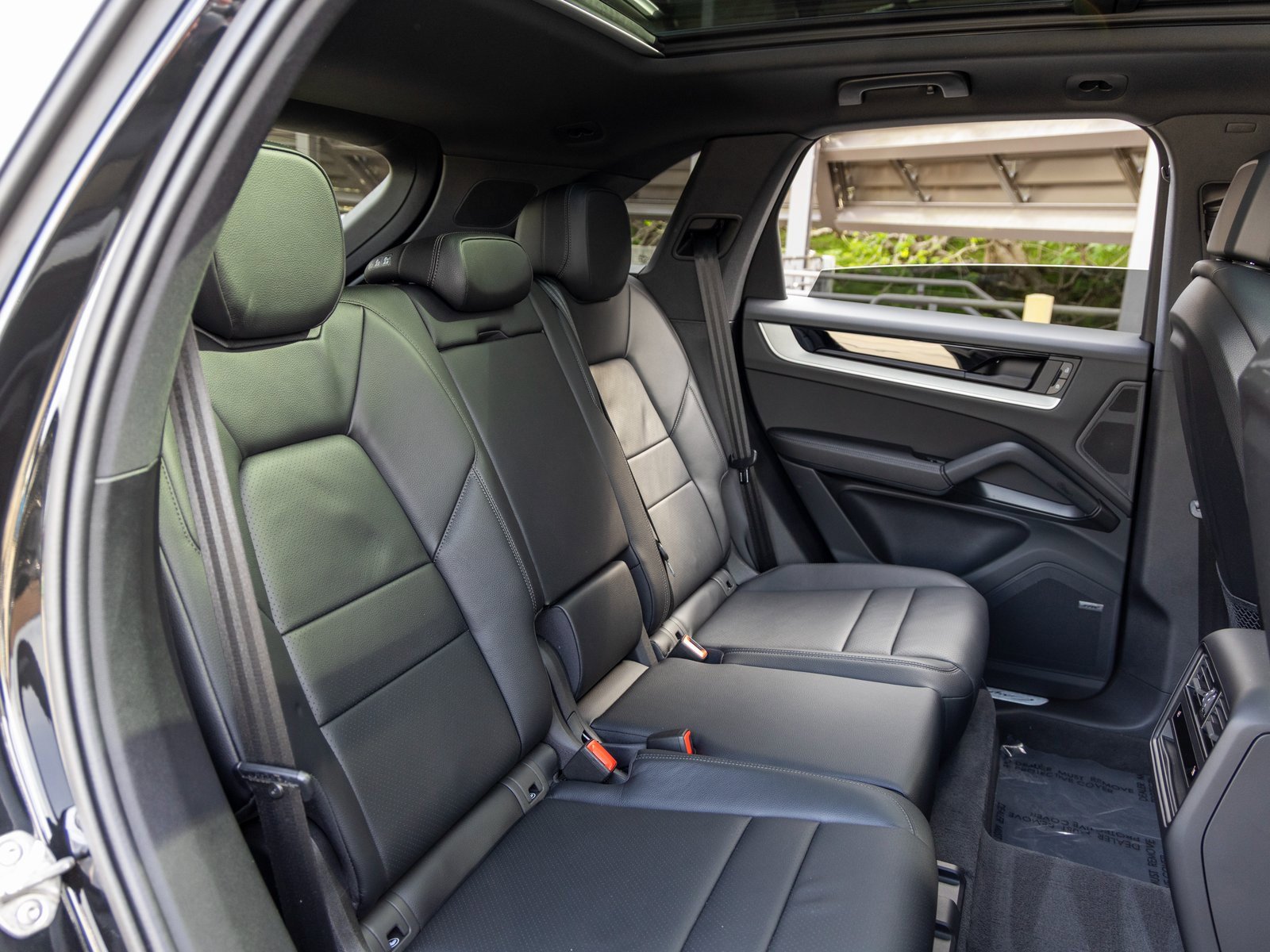 Certified 2025 Porsche Cayenne image 49