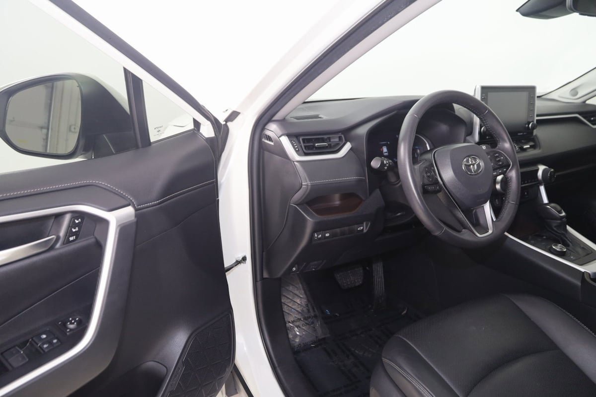 Used 2022 Toyota RAV4 Limited AWD/4WD image 40