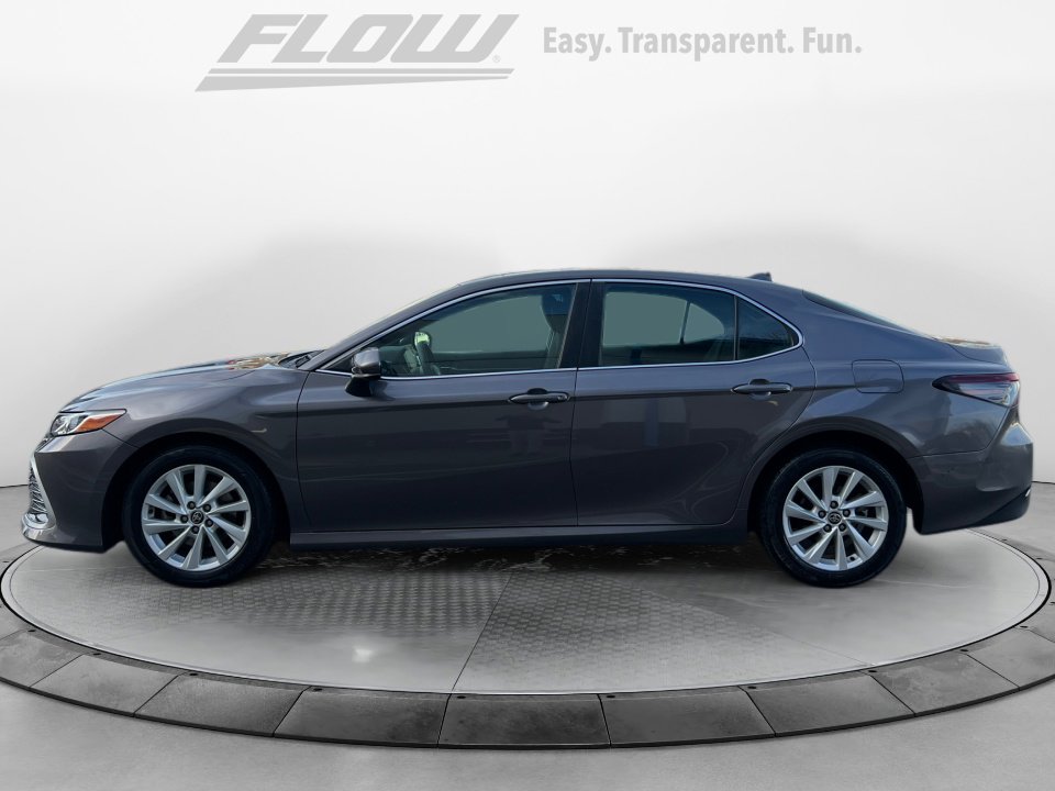 Used 2022 Toyota Camry LE image 5