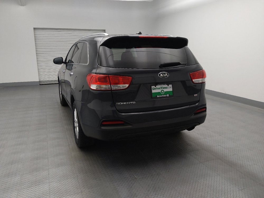 Used 2017 Kia Sorento LX image 6