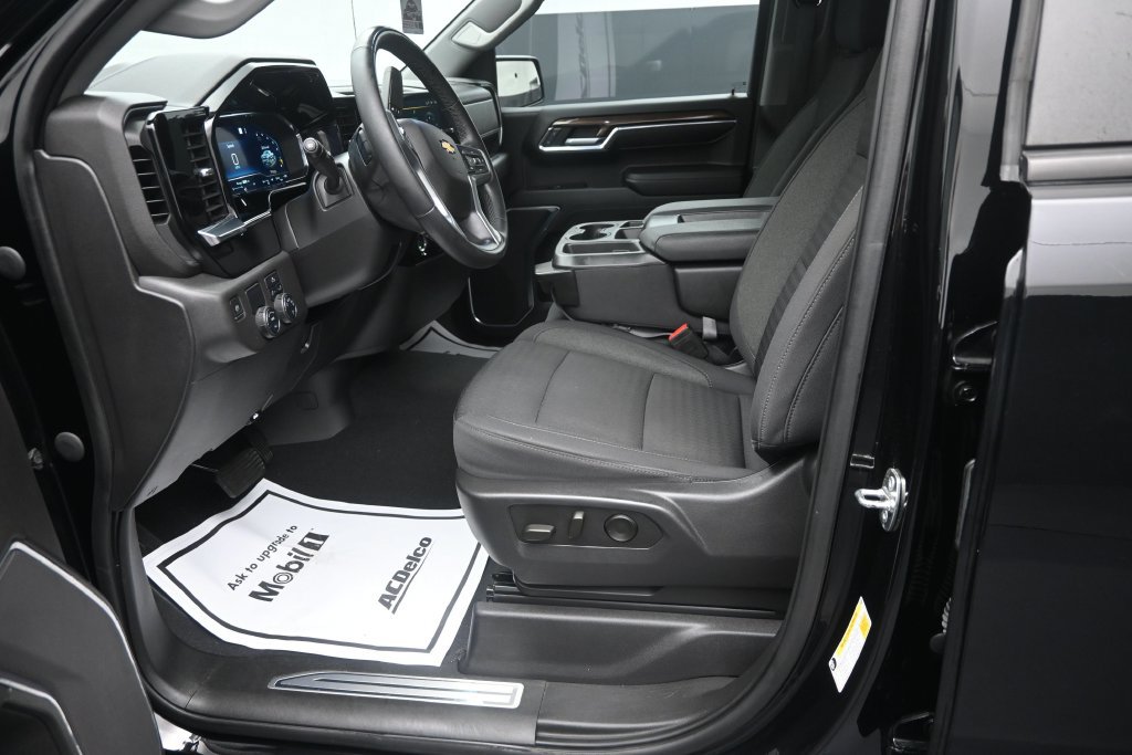 Used 2023 Chevrolet Silverado 1500 LT RWD image 10