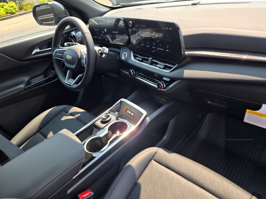 New 2027 Chevrolet Equinox LT w/ Convenience Package II AWD/4WD image 5