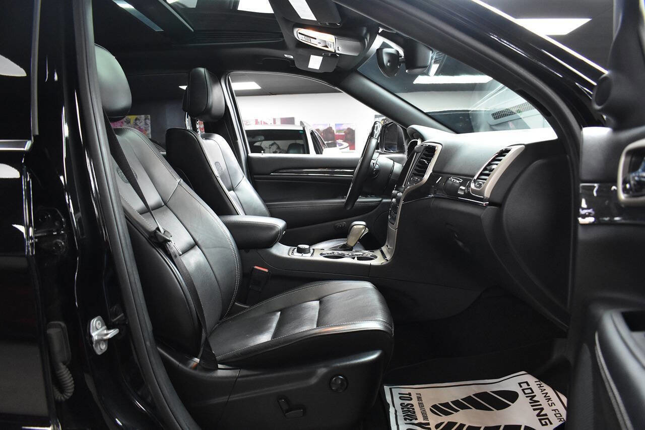 Used 2017 Jeep Grand Cherokee Overland image 23