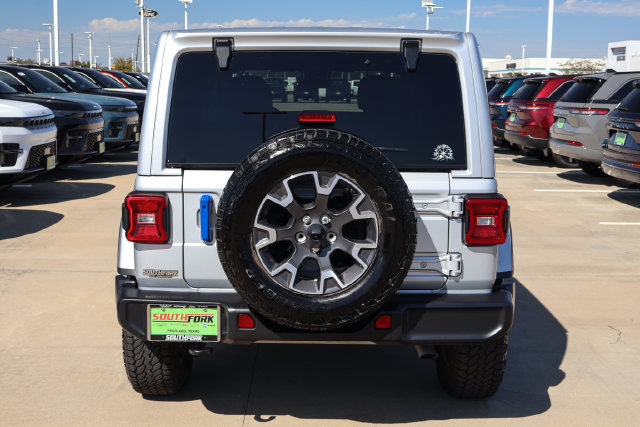 Used 2024 Jeep Wrangler Unlimited Sahara AWD/4WD image 5