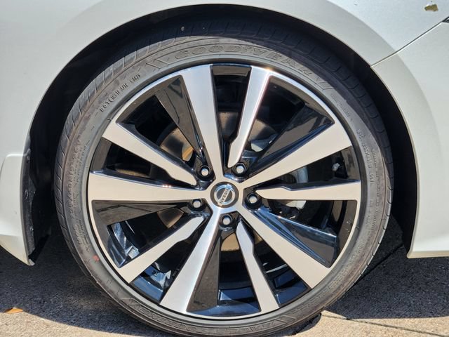Used 2020 Nissan Altima 2.0 Platinum FWD image 10