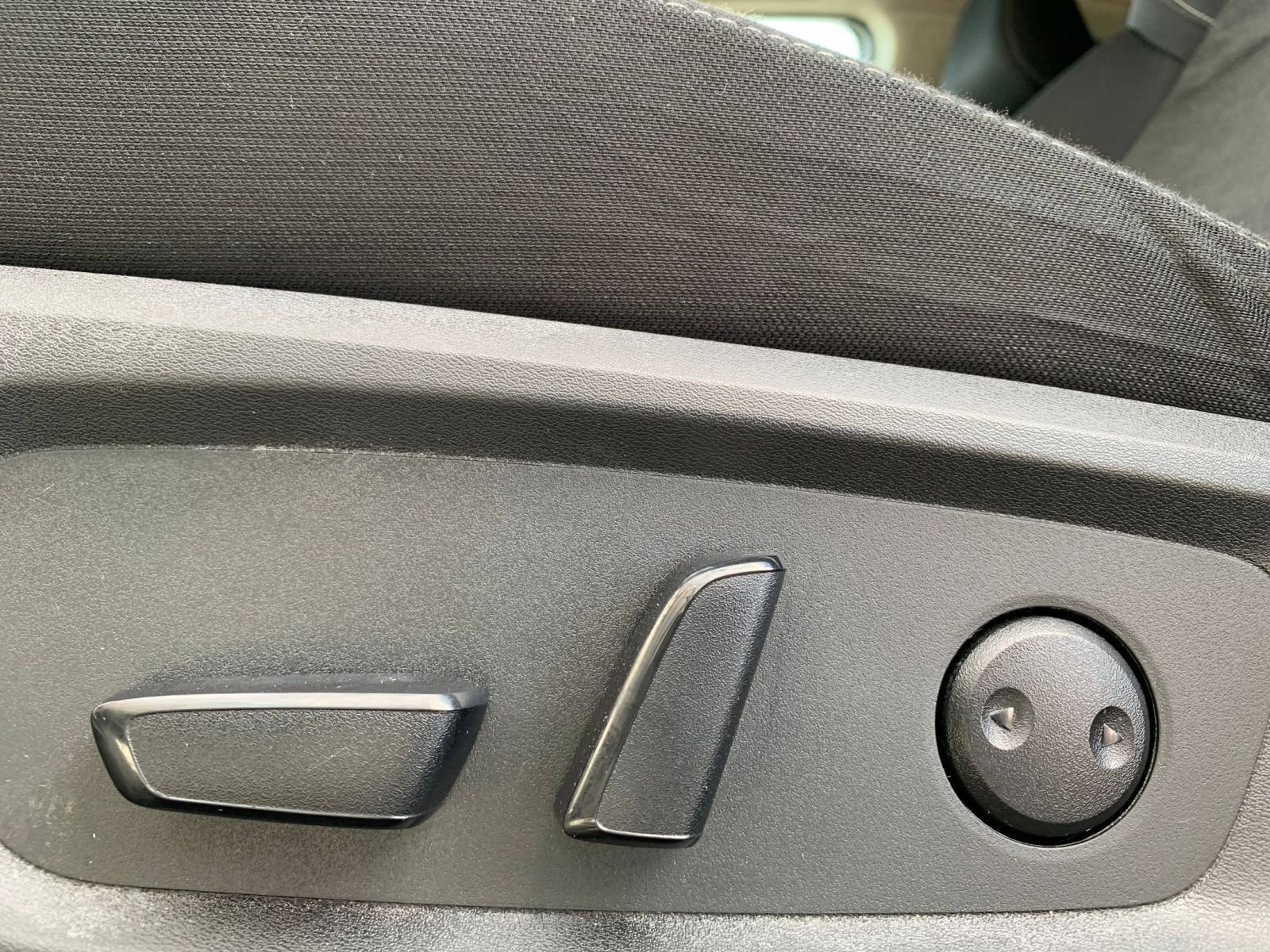 Used 2025 Nissan Pathfinder SV image 22