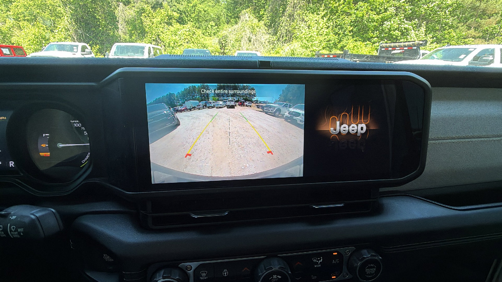 Used 2025 Jeep Wrangler Unlimited Sahara w/ Safety Group AWD/4WD image 33