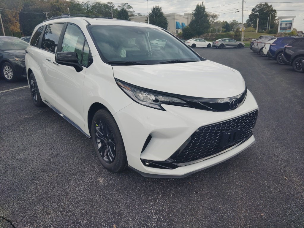New 2026 Toyota Sienna XSE