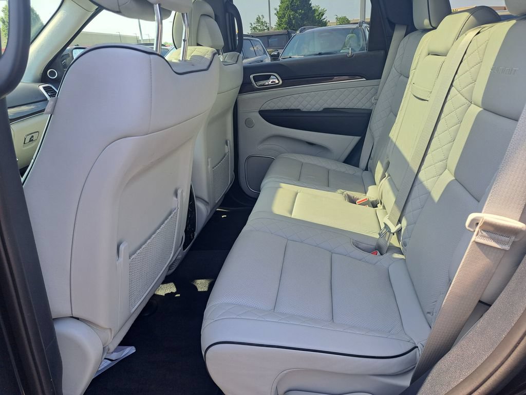 Used 2020 Jeep Grand Cherokee Summit AWD/4WD image 25
