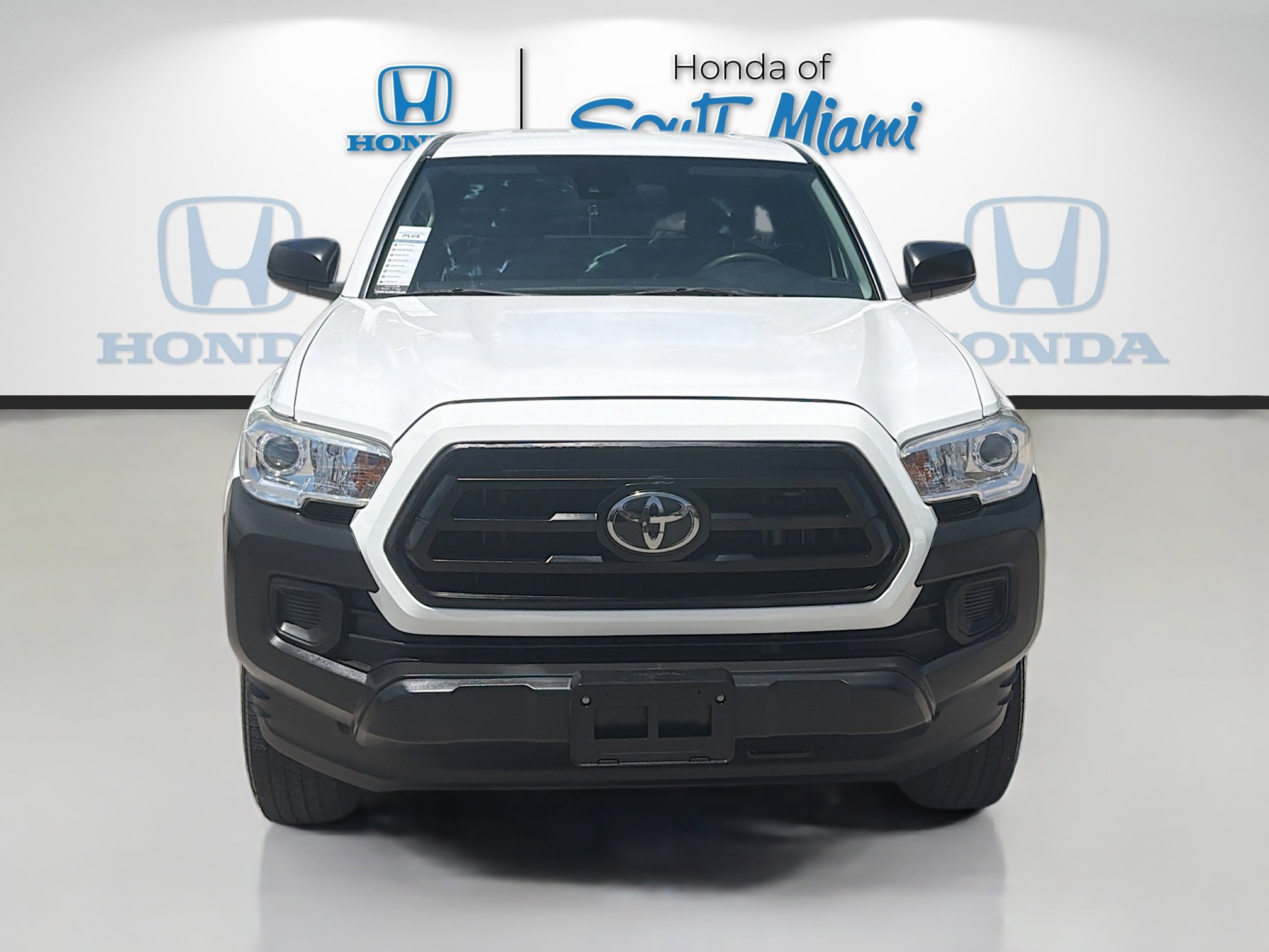 Used 2020 Toyota Tacoma SR RWD image 2
