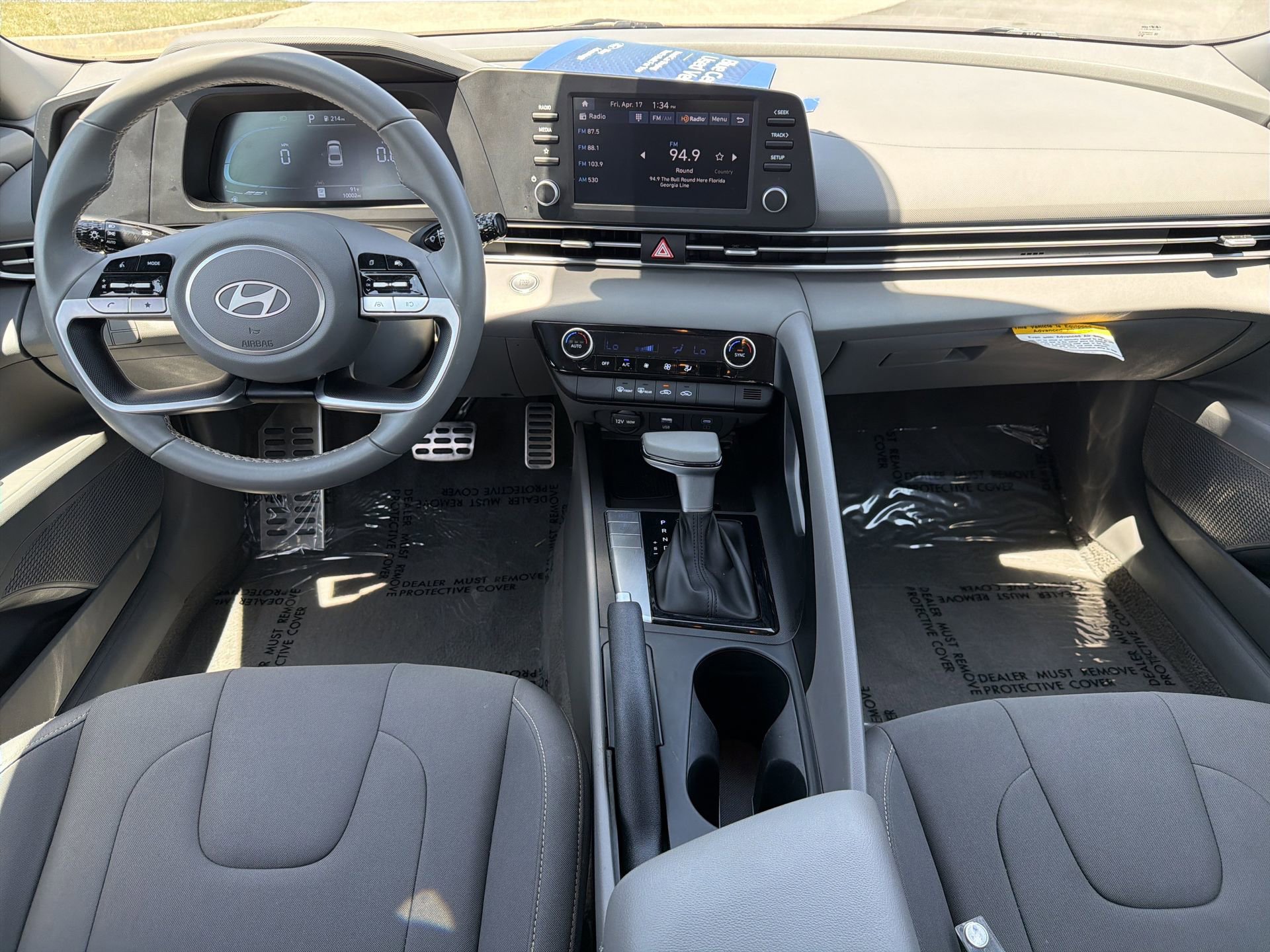 Used 2025 Hyundai Elantra Sport image 2