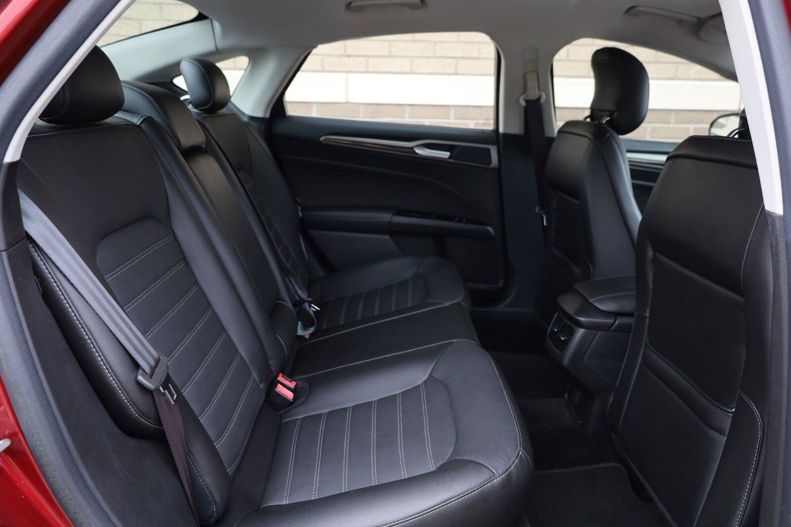 Used 2014 Ford Fusion SE w/ Equipment Group 202A FWD image 25