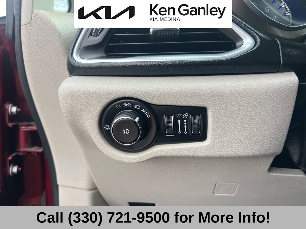 Used 2017 Chrysler Pacifica Touring-L Plus w/ Advanced Safetytec Group image 29