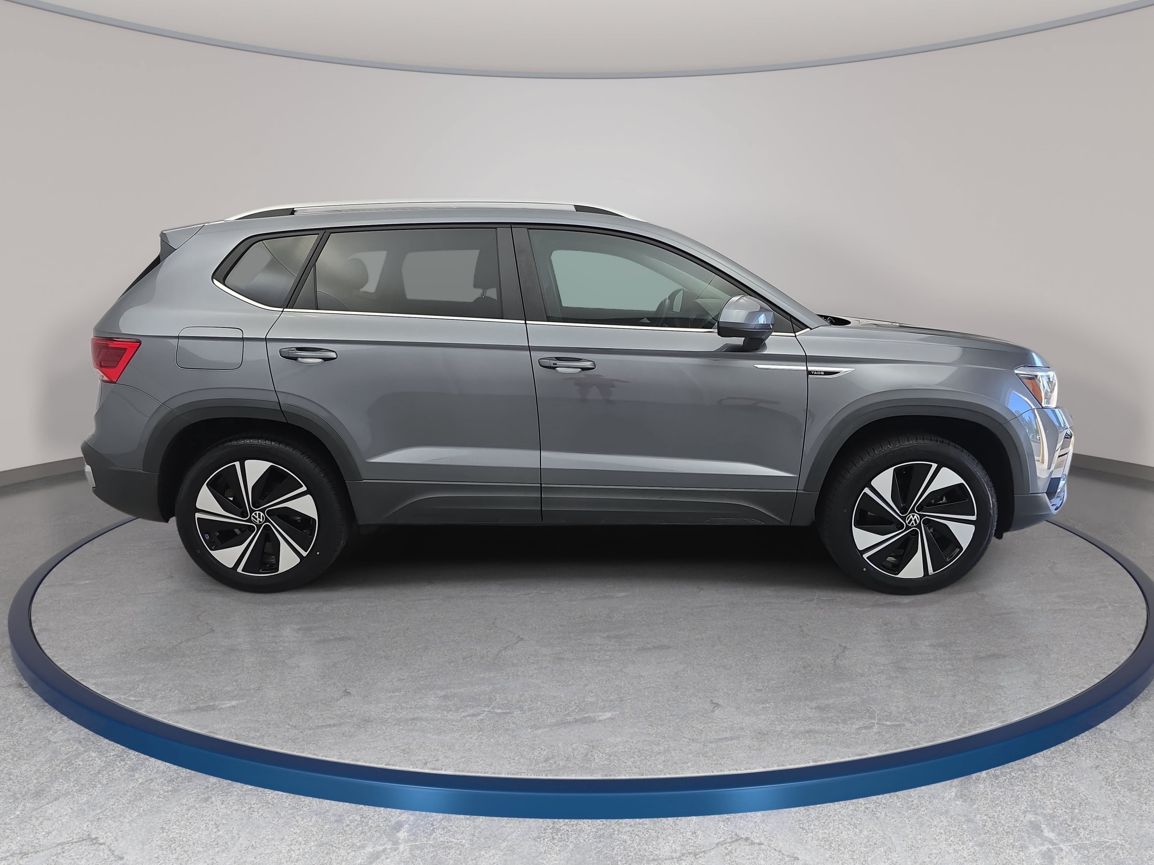 Certified 2024 Volkswagen Taos SE AWD/4WD image 4