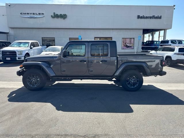 New 2026 Jeep Gladiator Sport AWD/4WD image 2