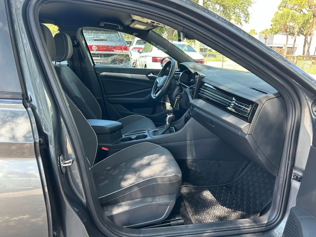 Used 2026 Volkswagen Jetta Sport FWD image 44