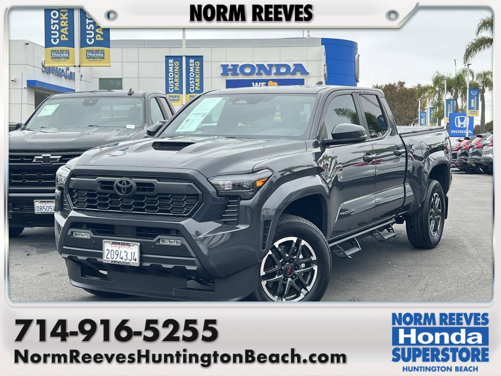 Used 2025 Toyota Tacoma TRD Sport w/ TRD Sport Upgrade Package RWD image 1