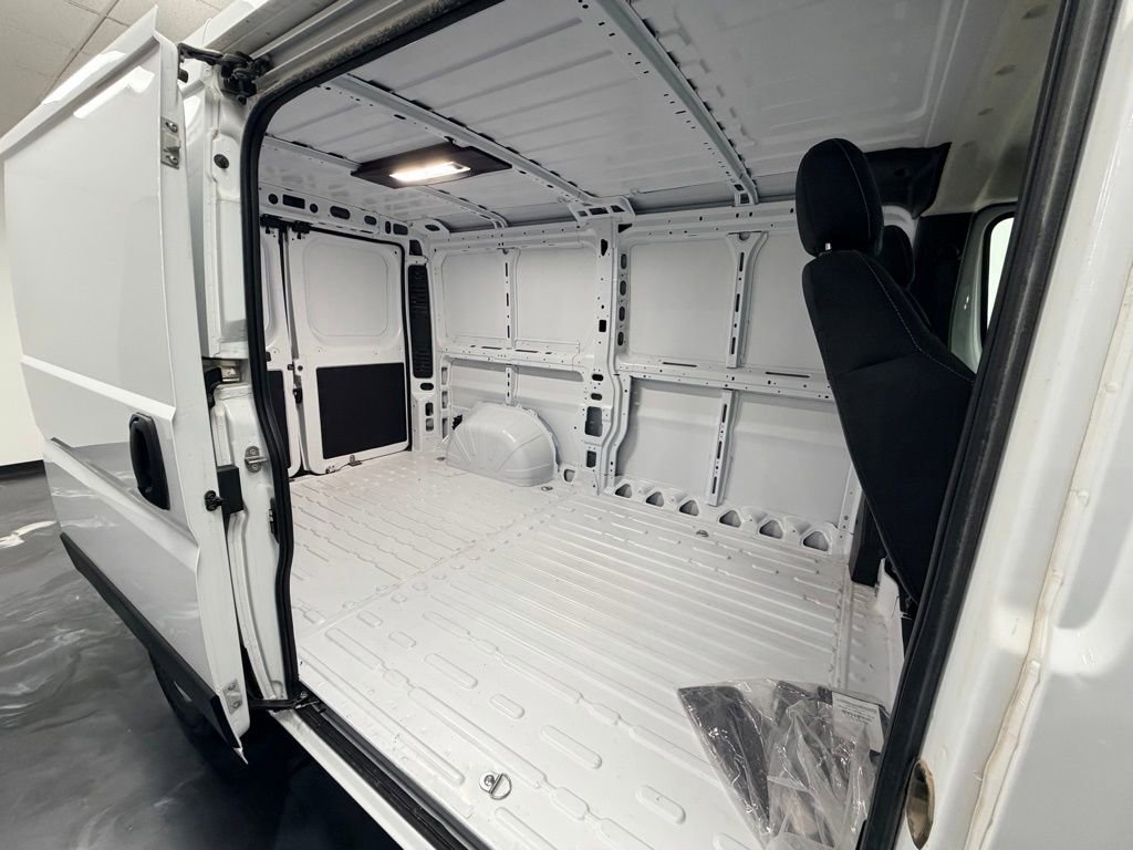 Used 2024 RAM ProMaster 2500 w/ Safety Group FWD image 10