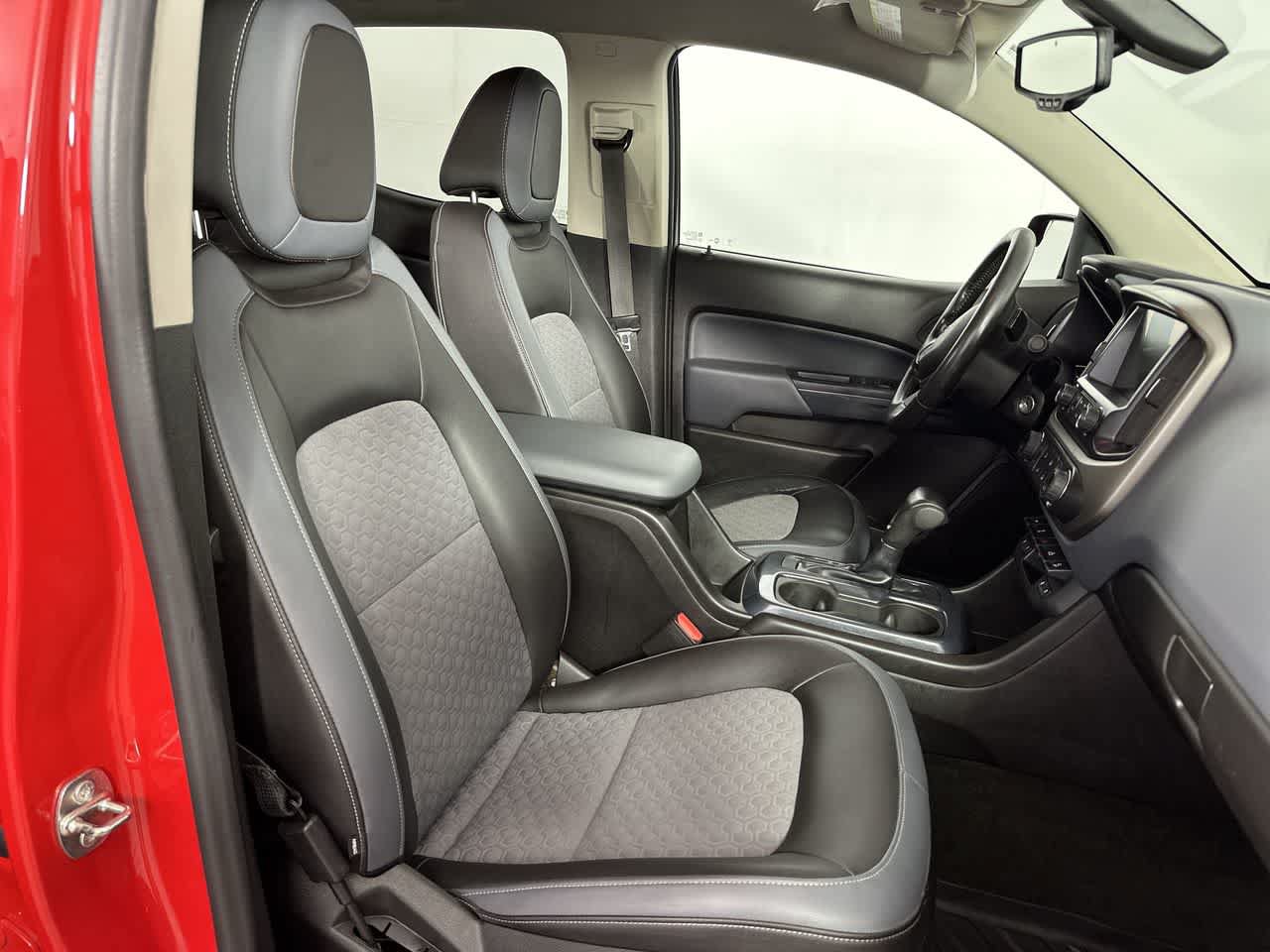 Used 2016 Chevrolet Colorado Z71 w/ LPO, Gearon Bar Package AWD/4WD image 19