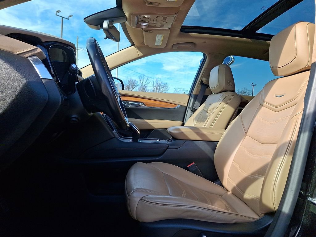 Used 2019 Cadillac XT5 Platinum image 13