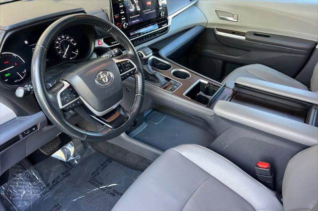 Certified 2022 Toyota Sienna XLE image 11