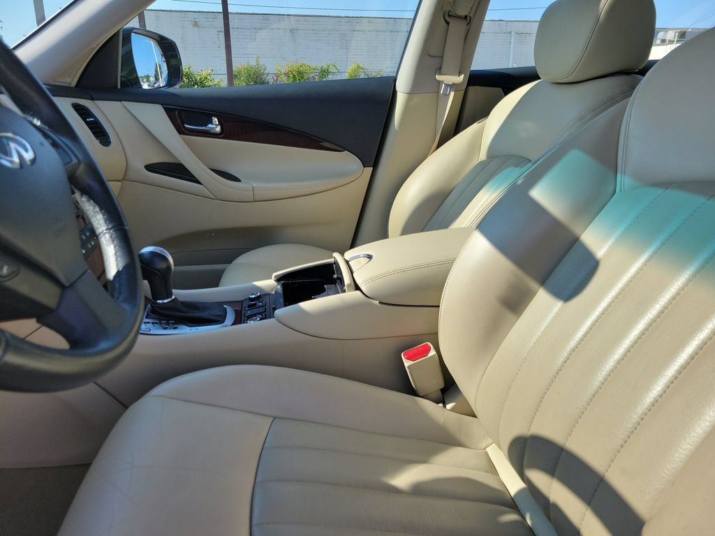 Used 2017 INFINITI QX50 AWD w/ Deluxe Touring Package image 17