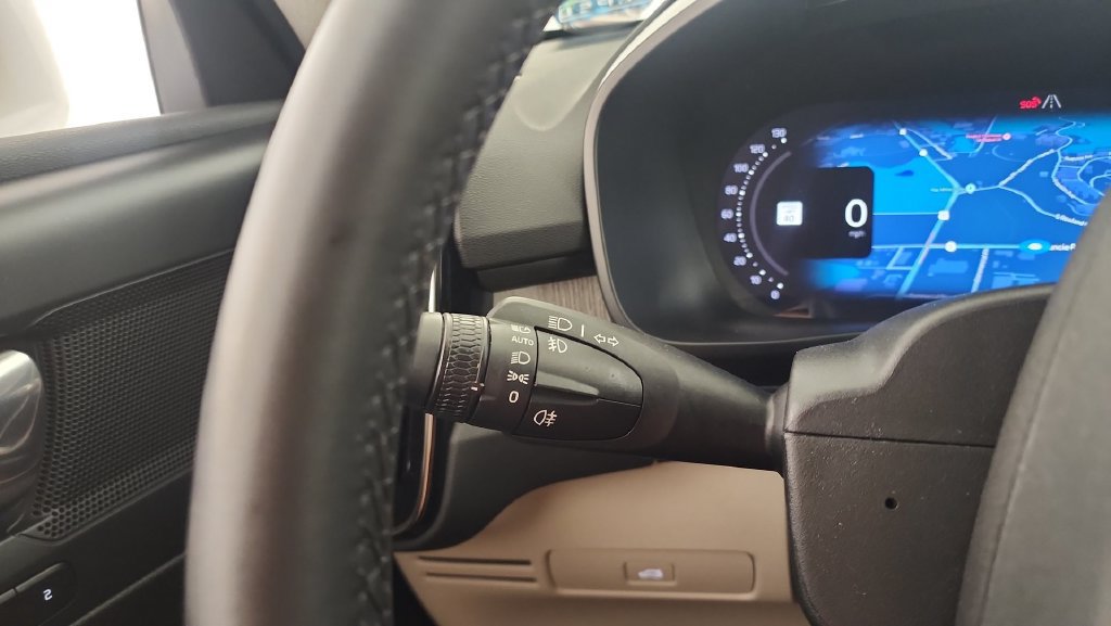 Used 2024 Volvo XC40 B5 Plus AWD/4WD image 23
